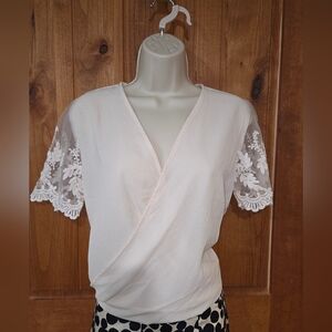 Kaii Textured Cream Lace Sleeve Blouse